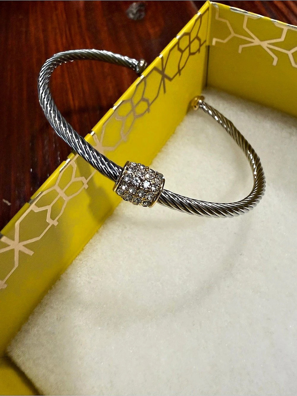 NWT Crystal Centerpiece Bracelet in Silver & Gold
